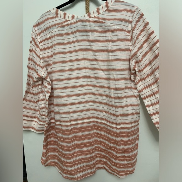 Women’s Eddie Bauer striped linen top - Picture 2 of 5